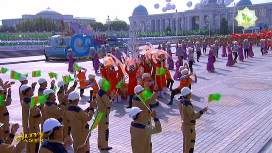 Gasarbeiter bei den Feiern zur 25-jährigen Jubiläum der turkmenischen Unabhängigkeit.