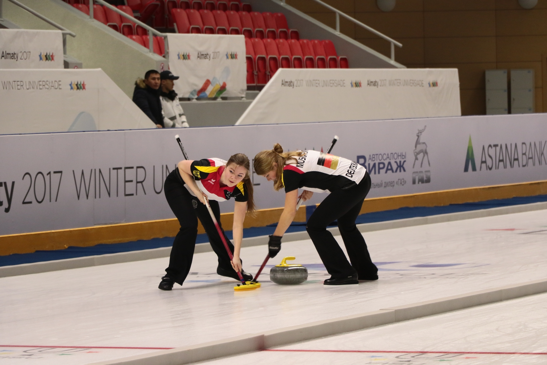 Das deutsche Team beim curlen