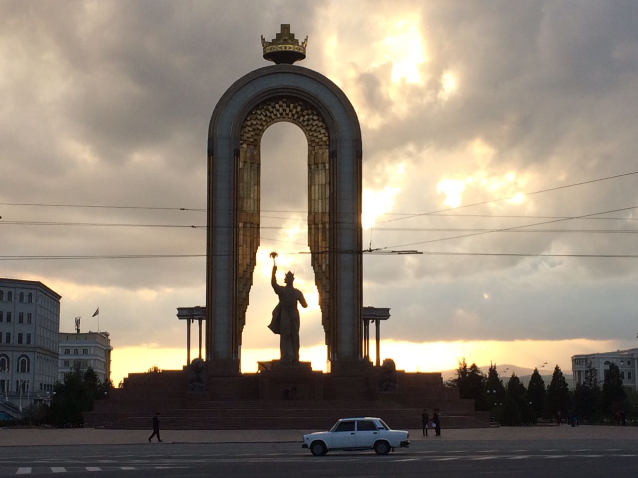 Ismail Somoni Statue in Dushanbe (Foto: Charlotte Dietrich)