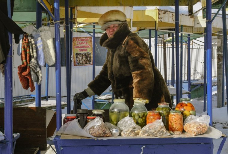 Zelinograd 25 Kasachstan Stepnogor Straßenhandel