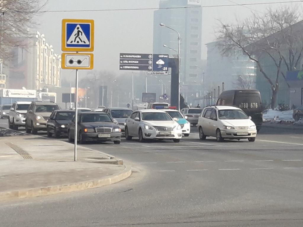 Almaty Kasachstan Kälte Winter Autobahn