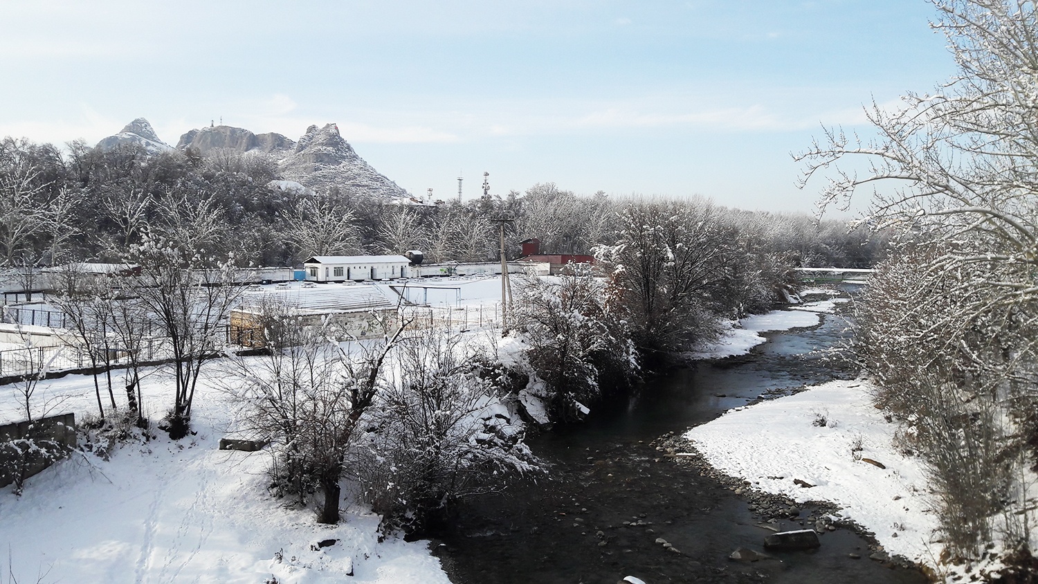 Osch Kirgistan Schnee Ak-Buura Winter