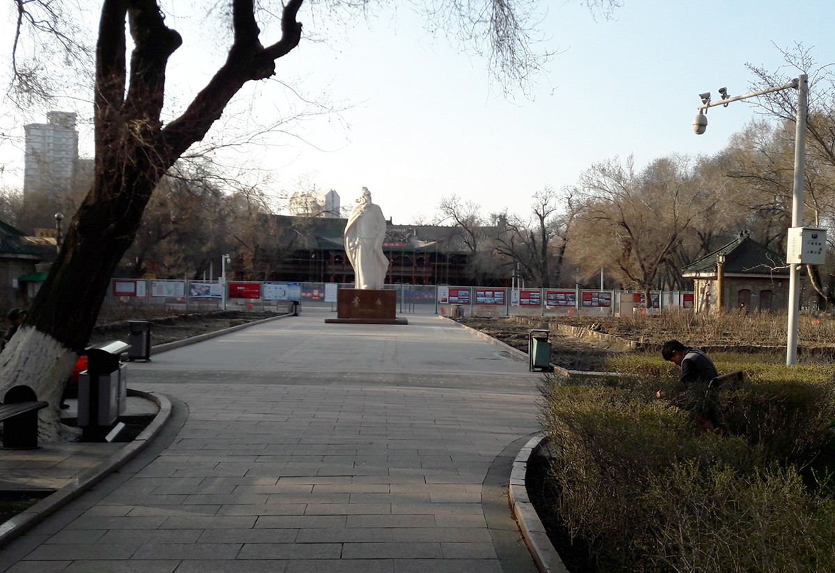 Konfuzius Statue in Urumqi