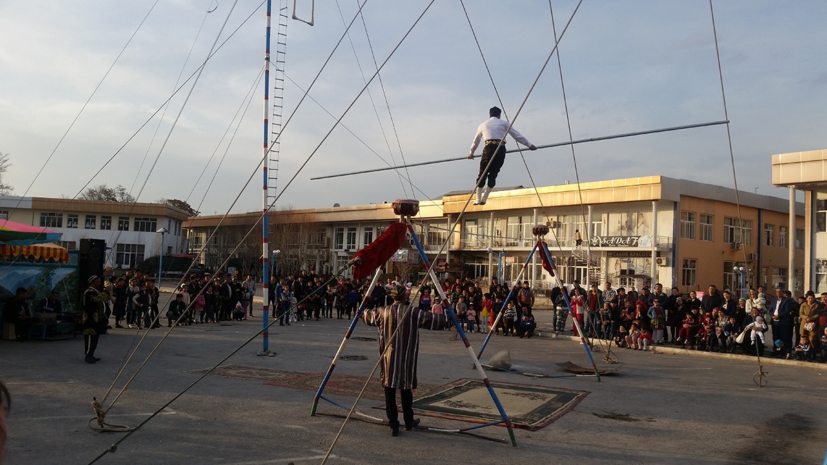 Seiltänzer Fergana Usbekistan Zirkus