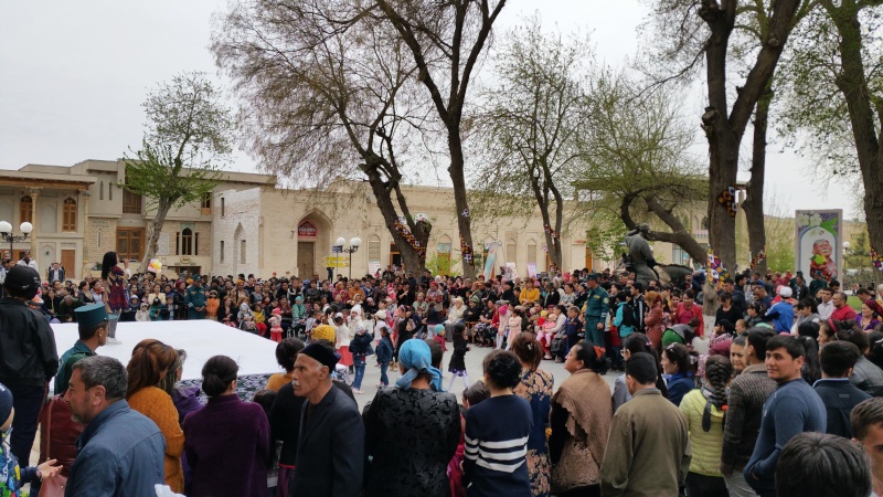 Volksfest in Buchara Denkmal Buchara Hodja Nasreddin