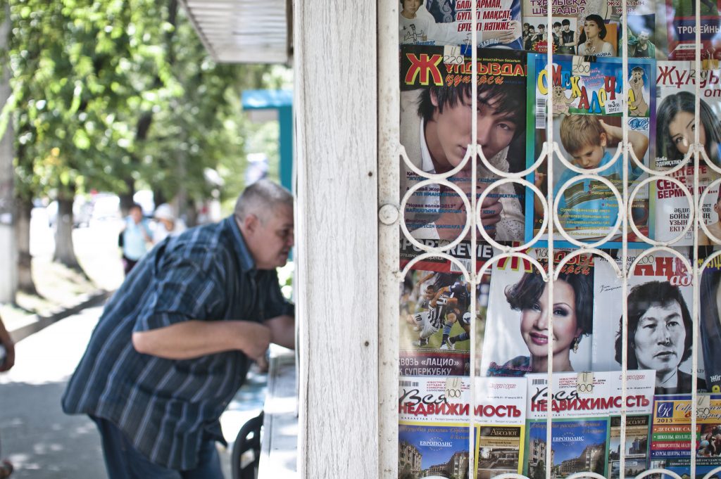 An einem Kiosk in Almaty