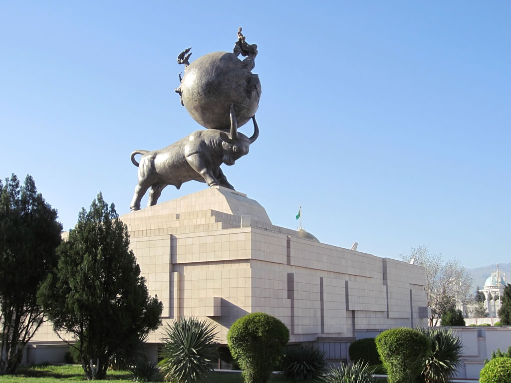 Turkmenistan Aschgabat Erdbeben Denkmal