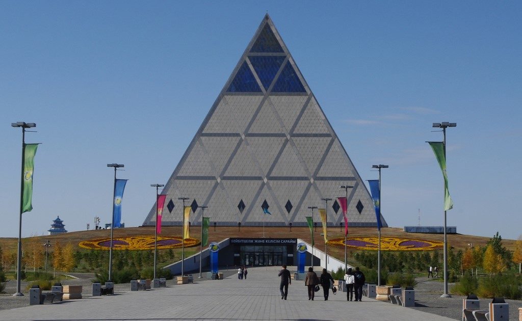 religiöse Pyramide in Astana