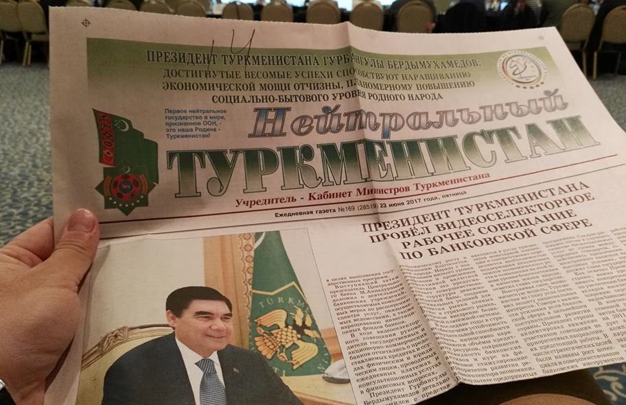 Neutrales Turkmenistan Titelseite