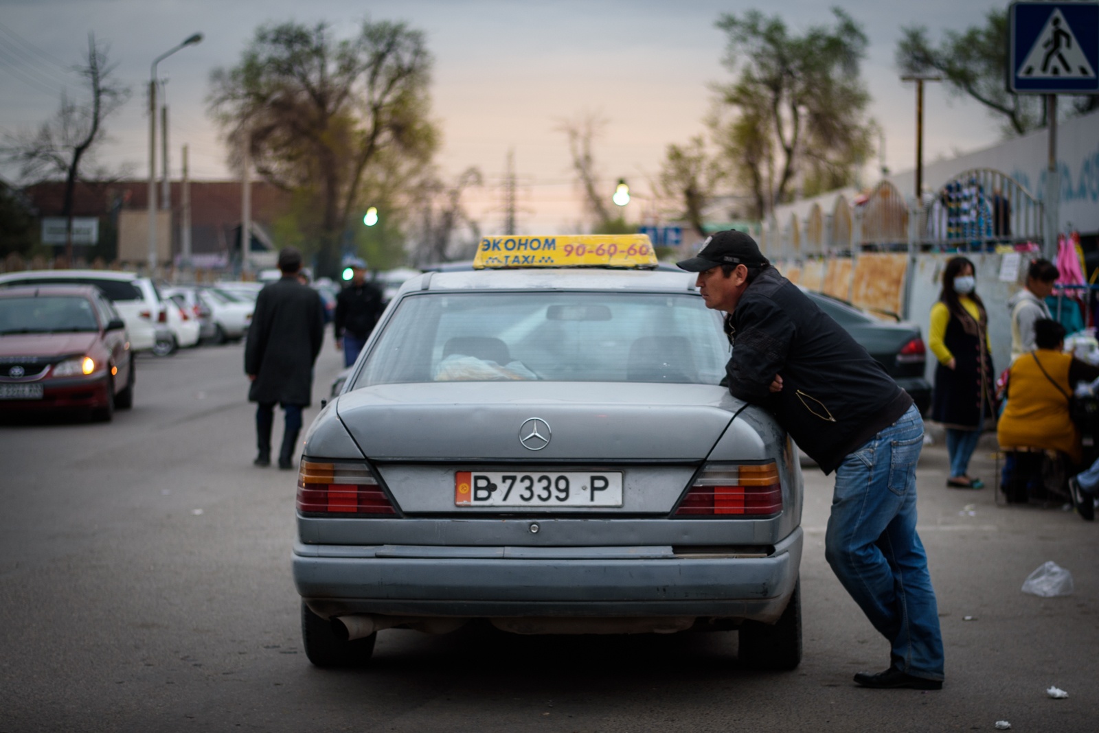 Taxi Marktplatz Bishkek Kirghizstan Antoine Béguier Bild des Tages