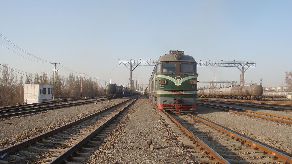 Güterzüge in Chinas westlicher Provinz Xinjiang