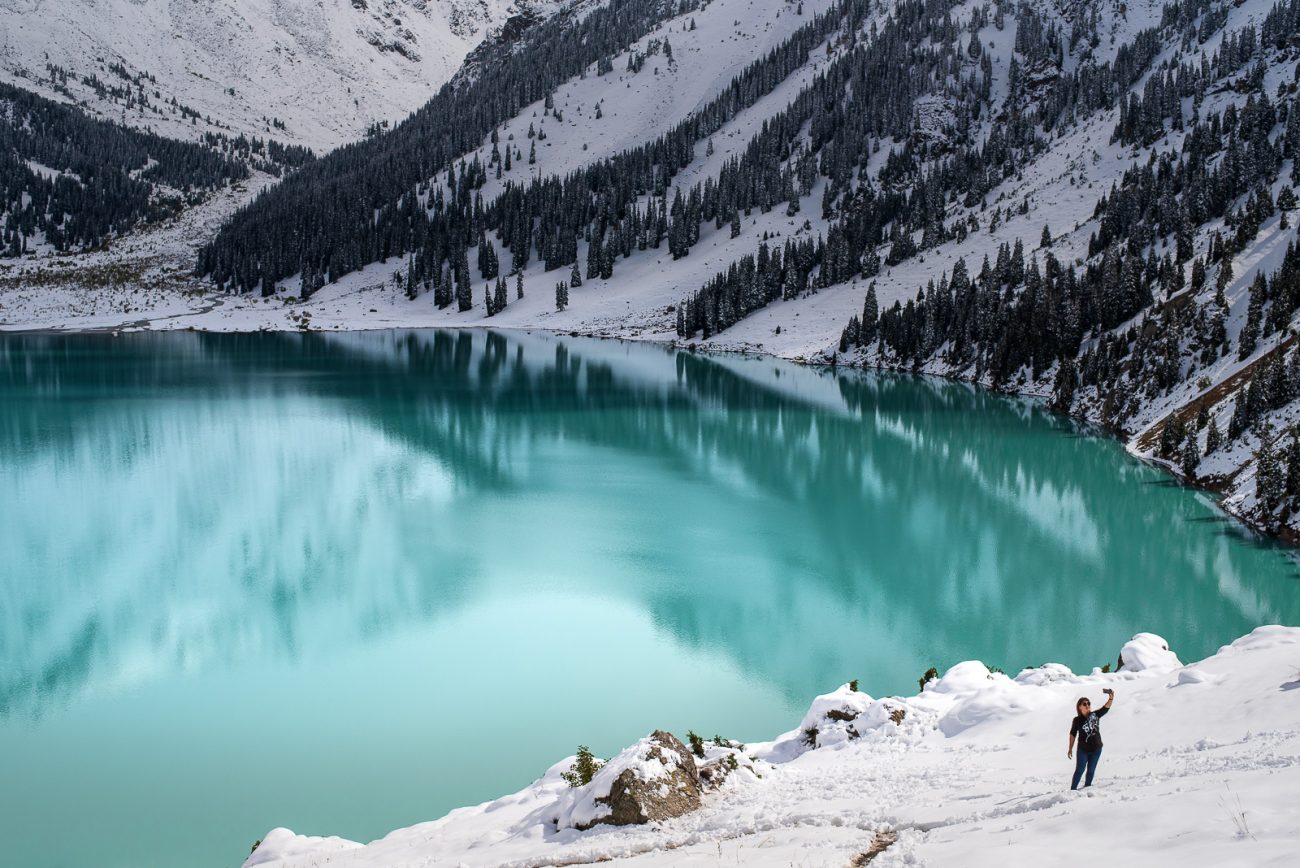 Selfie Am Ufer Des Grossen Almaty Sees