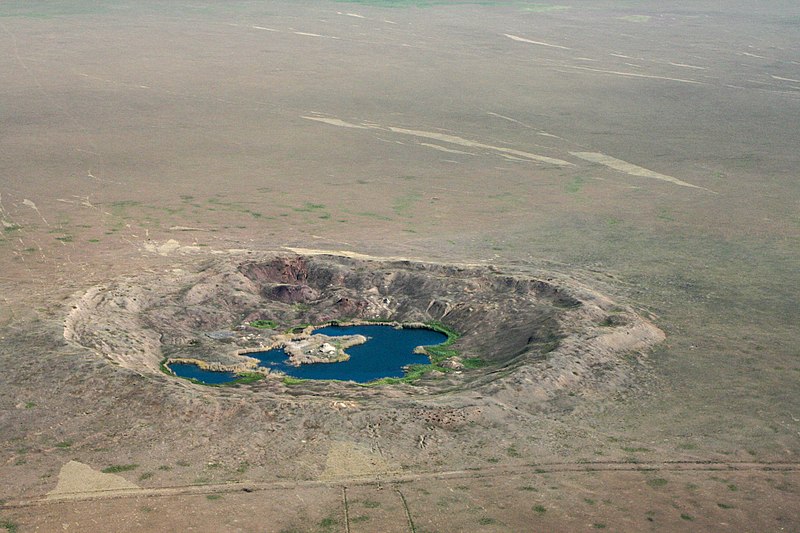 Krater auf dem Atomwaffentestgelände Semipalatinsk