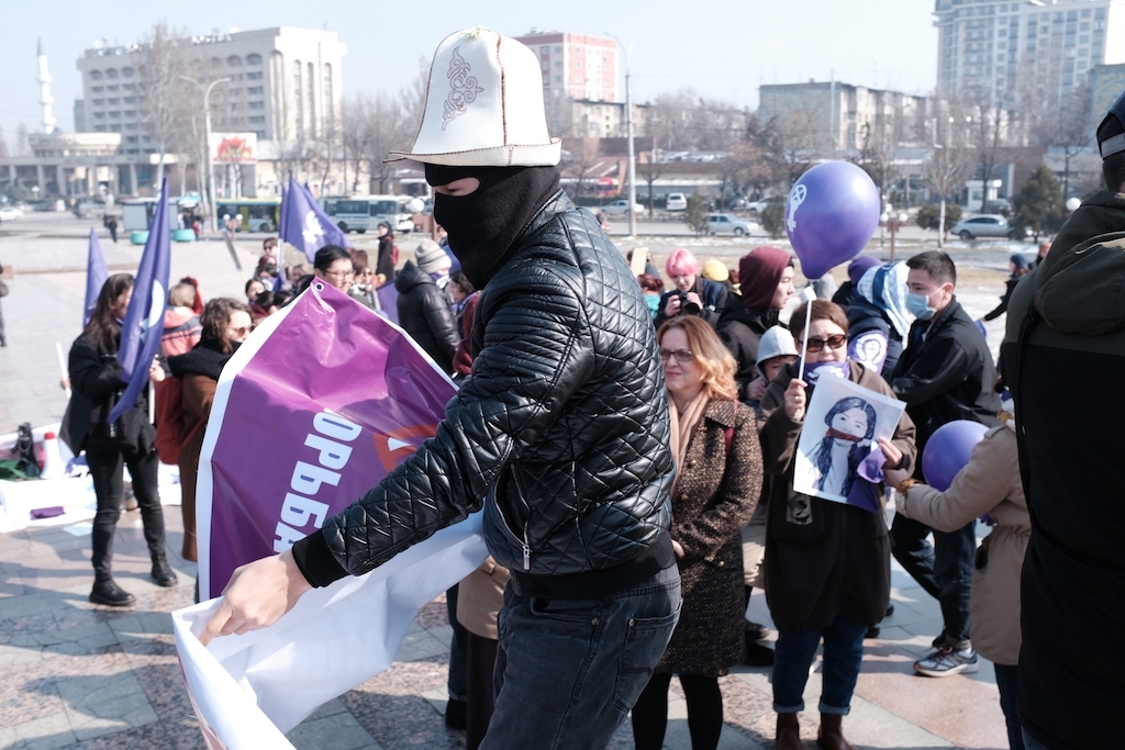 Frauentag Marsch Kirgistan