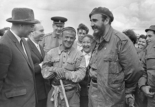 Rashidov und Castro während dessen Besuch in Usbekistan 1963