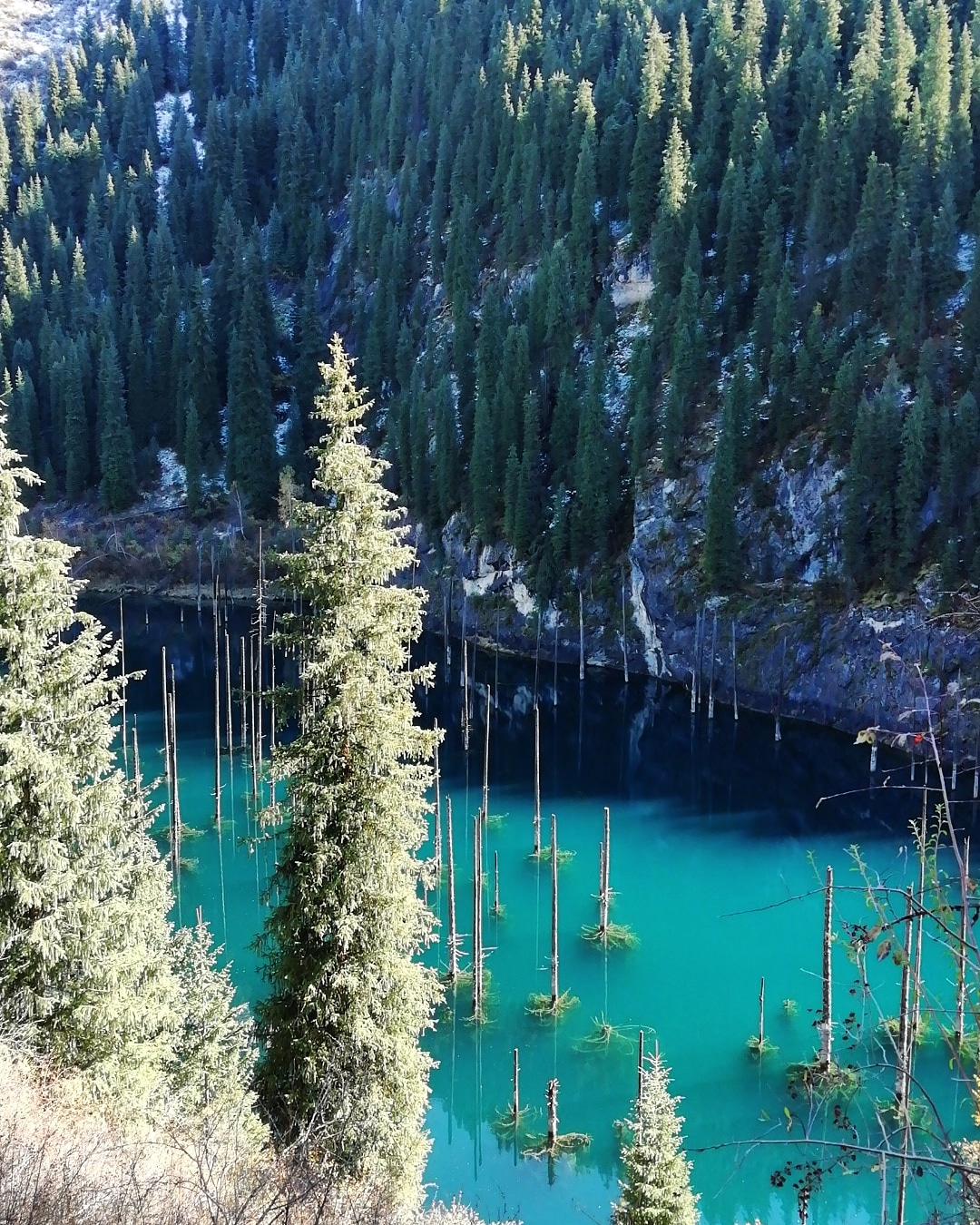 Der Kaindy See in Kasachstan