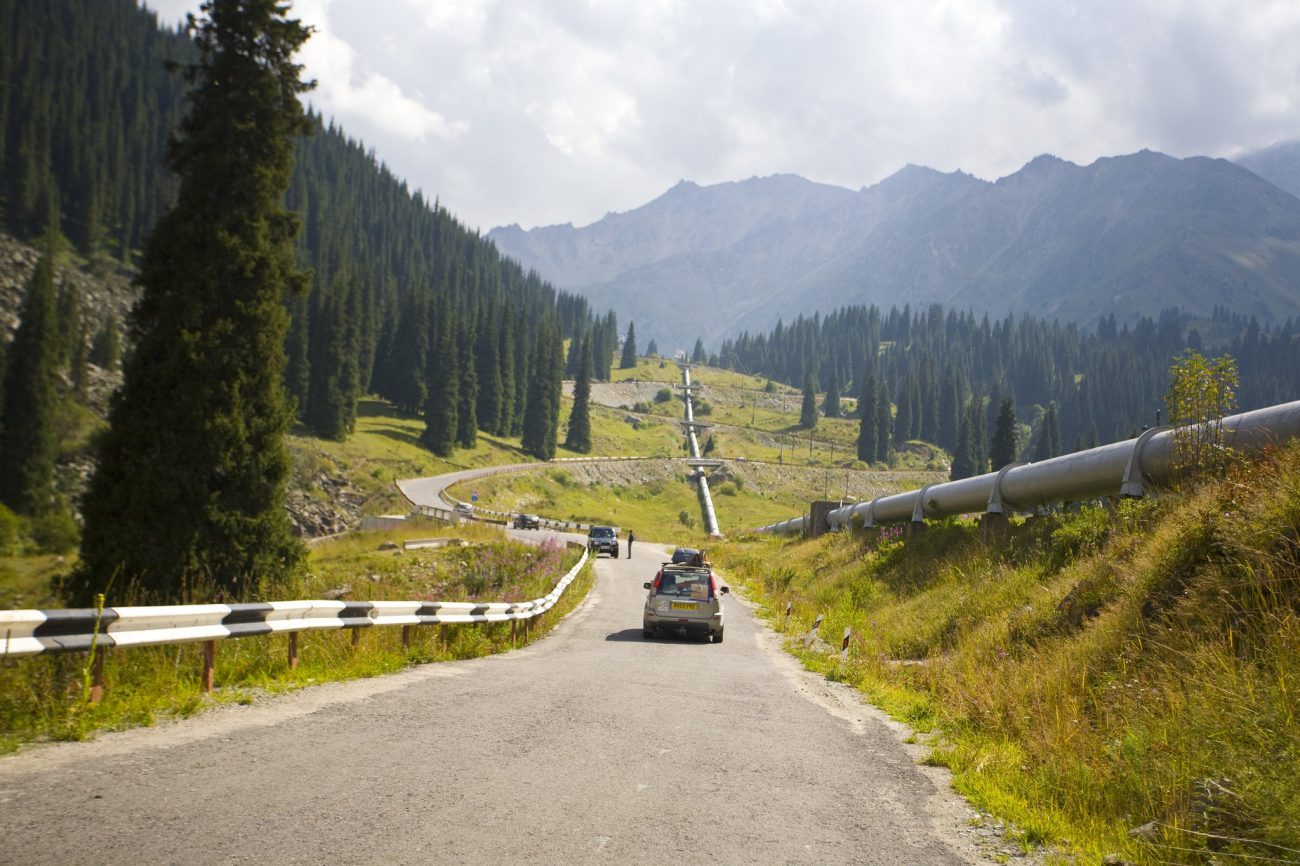 eine Straße im Ile-Alatau-Nationalpark