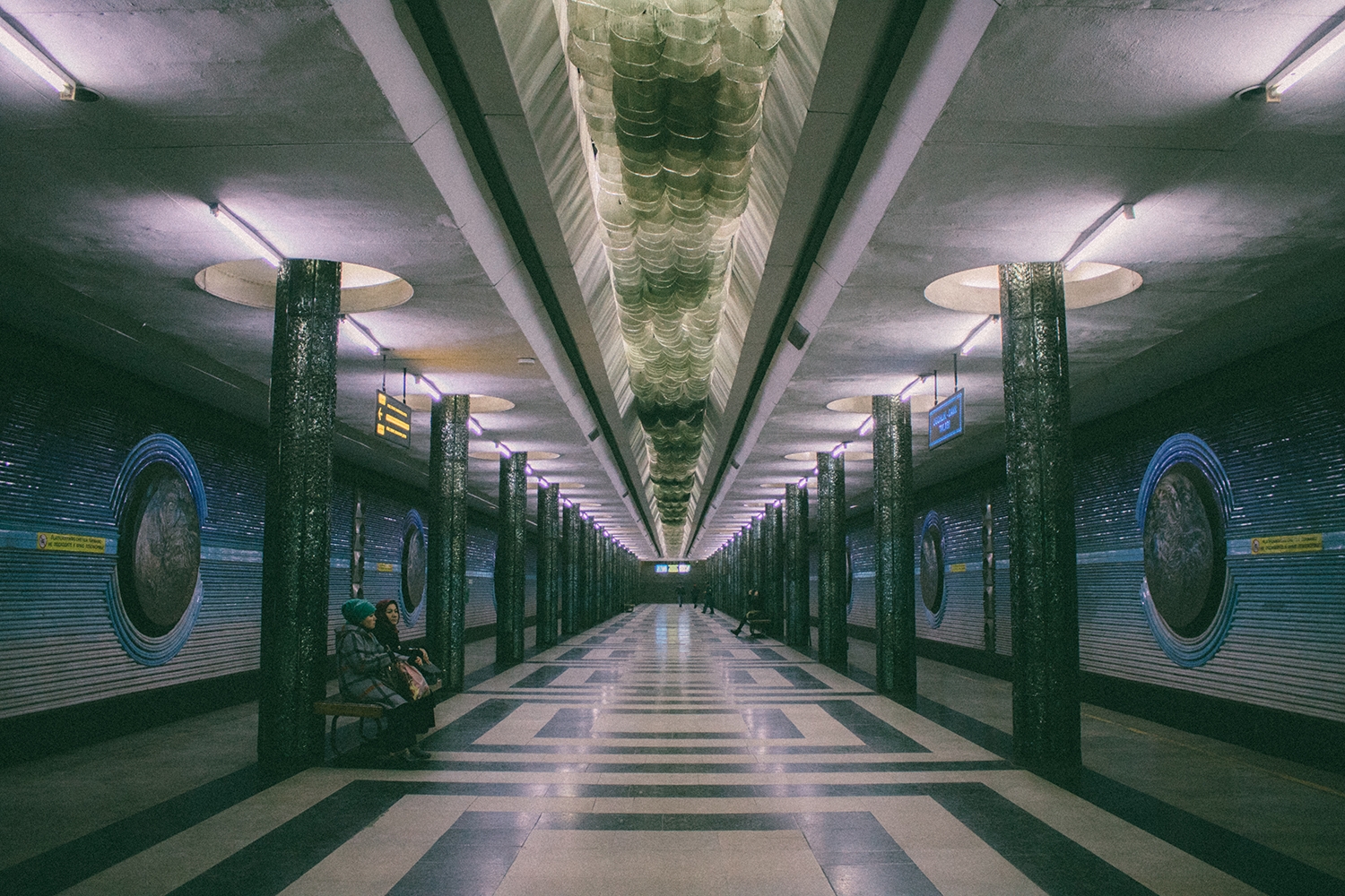 In der Metro-Station "Kosmonavtlar"