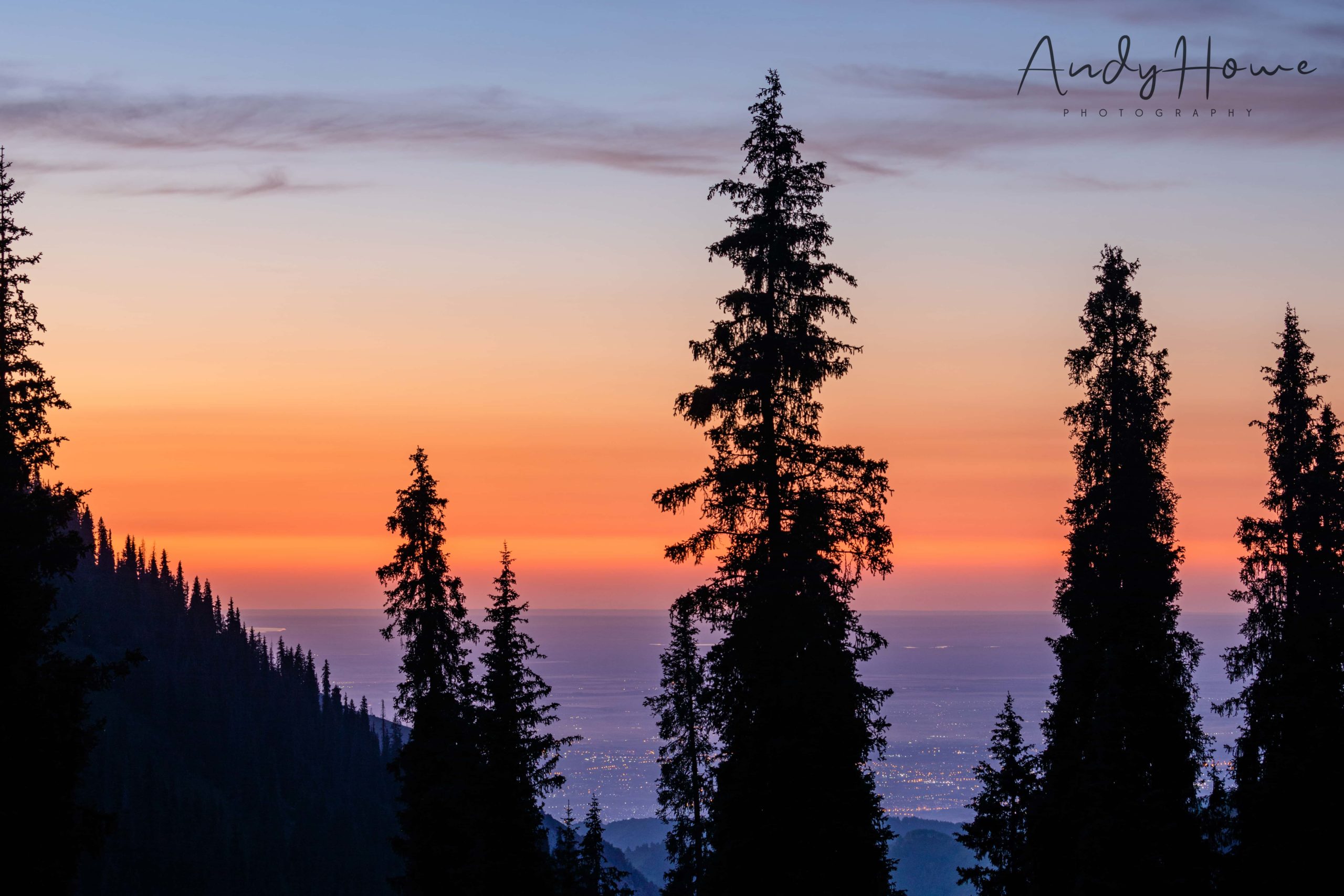 Sonnenuntergang berge Kasachstan almaty