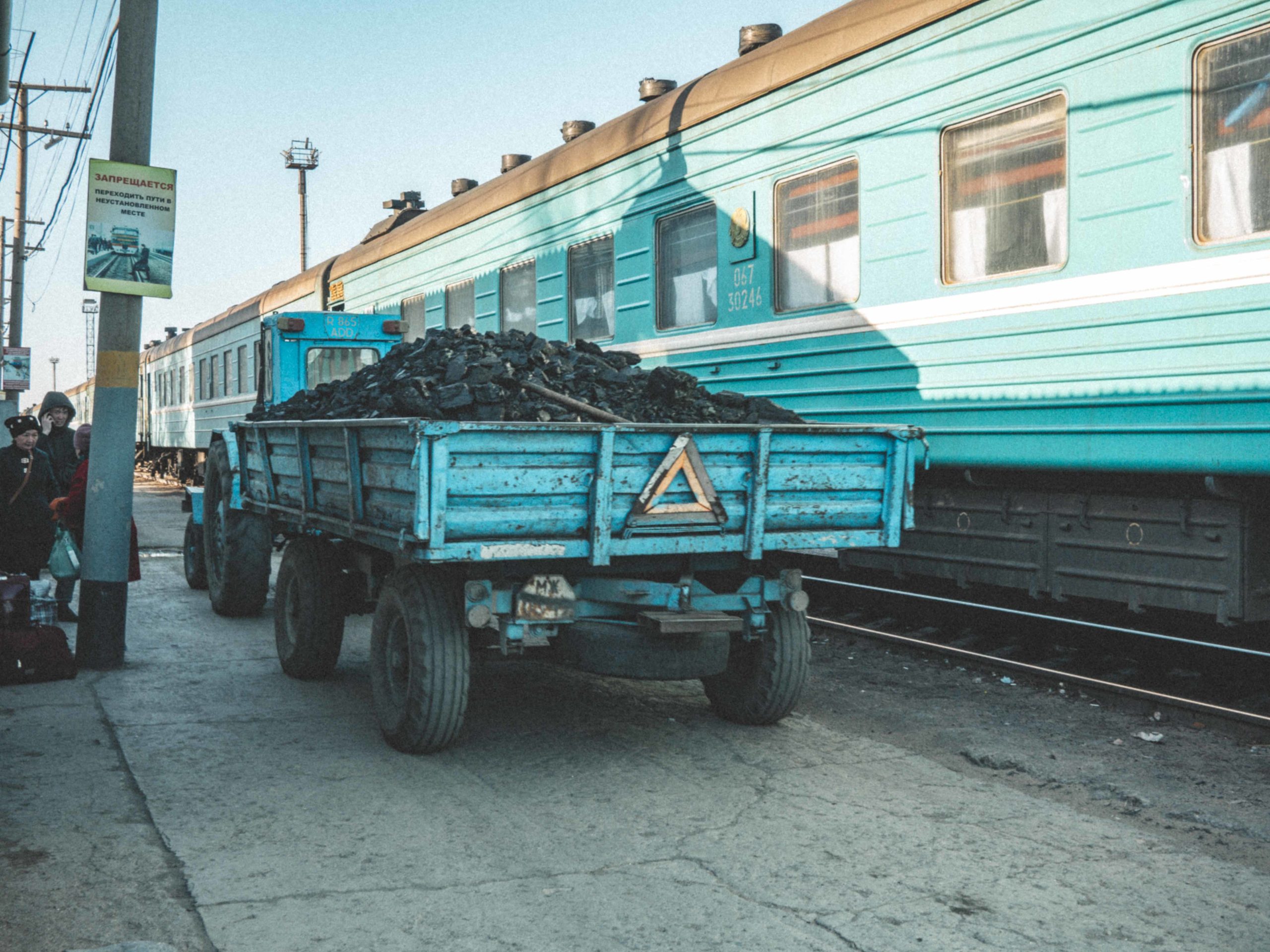 Bild des Tages Kasachstan Kohle Zug Bahnhof