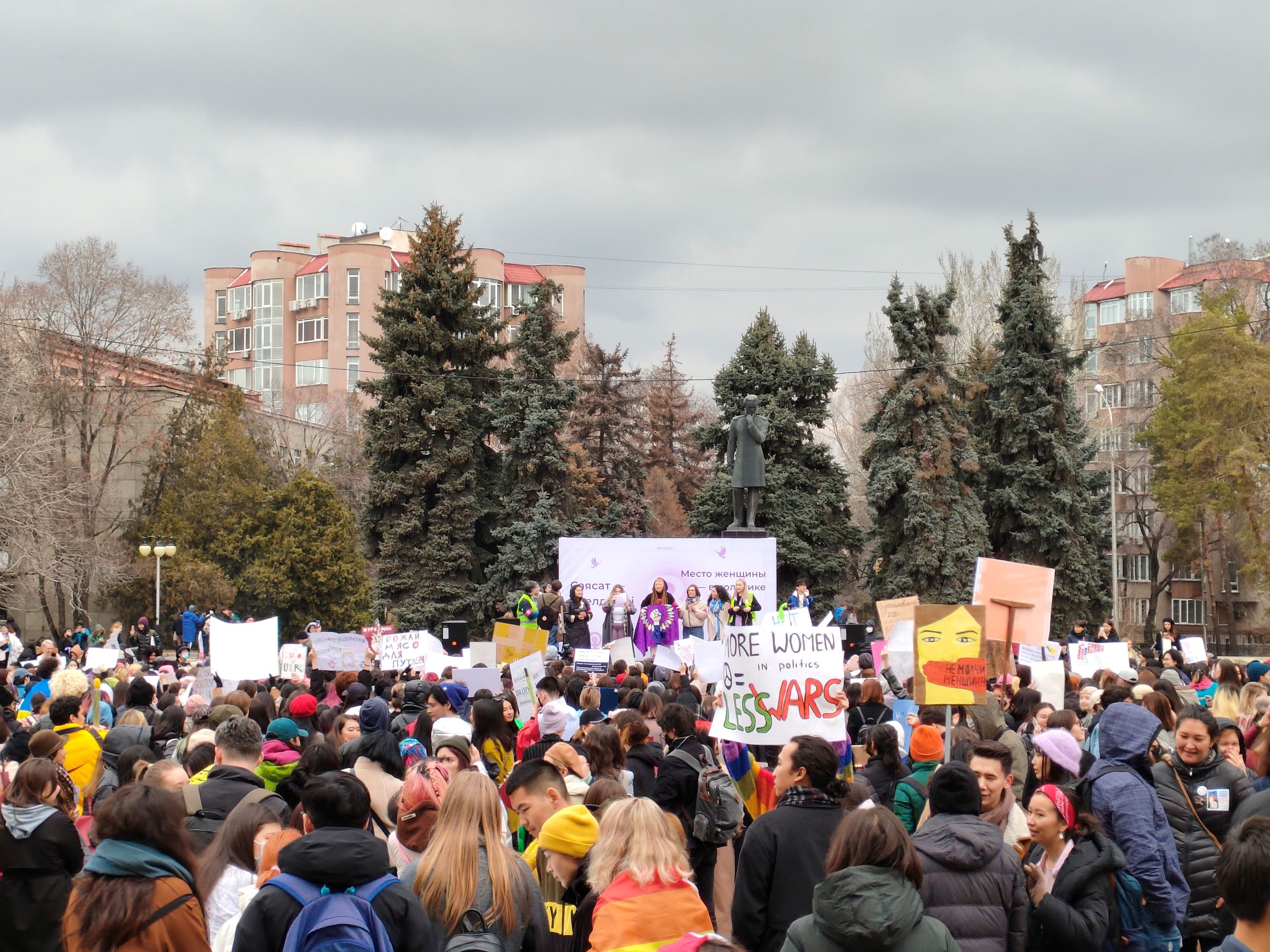 Demonstration Frauentag Almaty