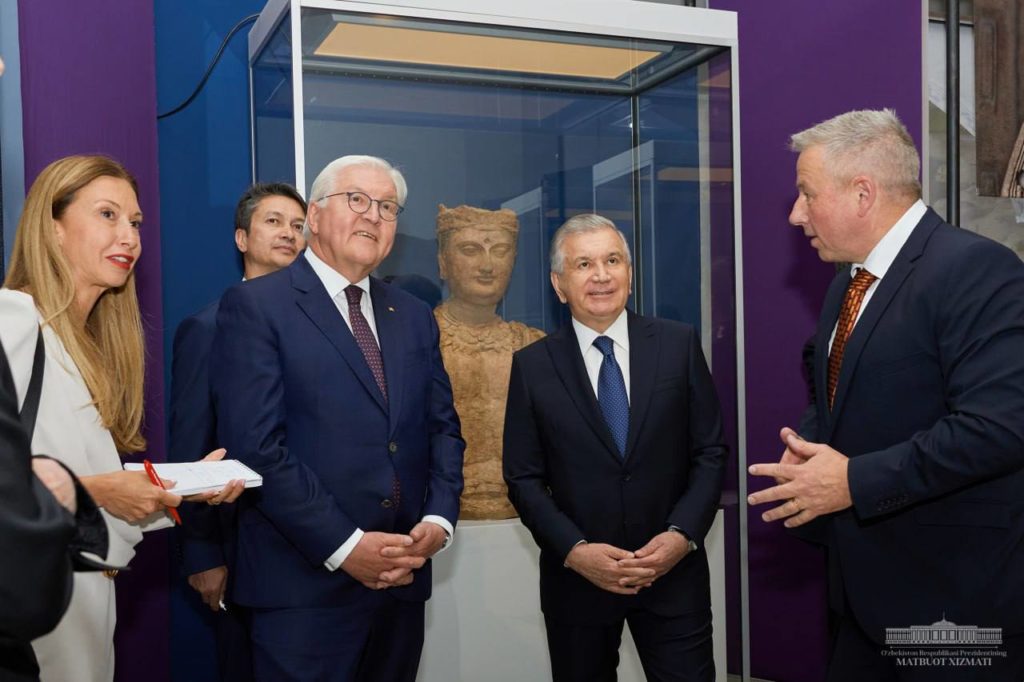 Shavkat Mirziyoyev und Frank-Walter Steinmeier