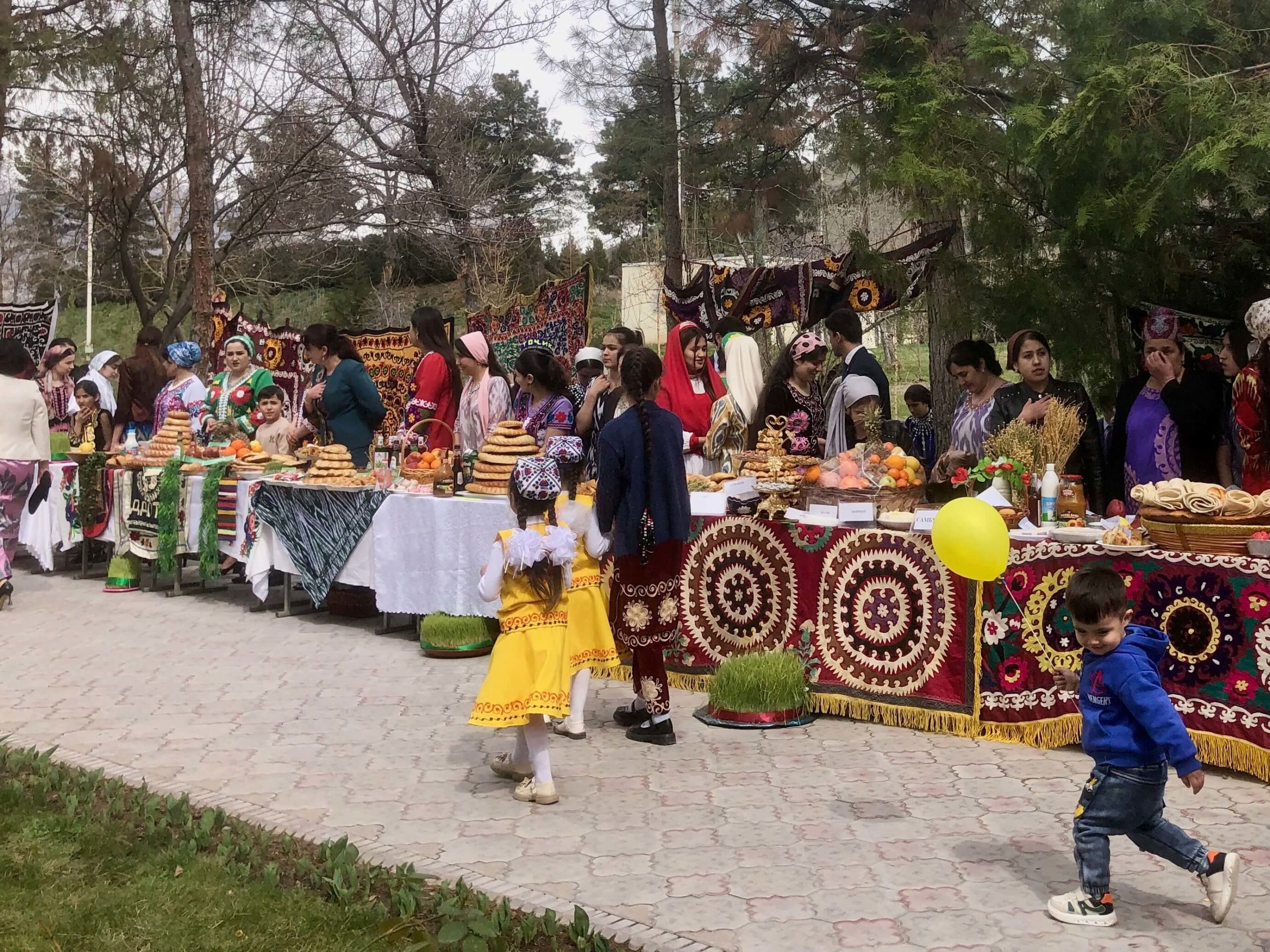 Nouruz Duschanbe suzani Tadschikistan