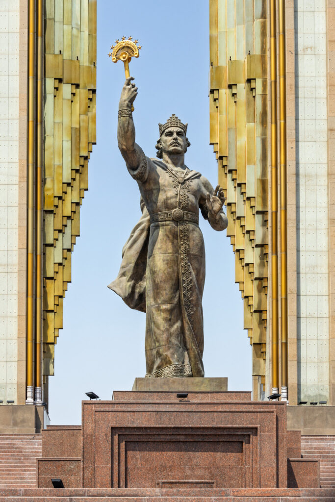 The statue of Ismoil Somoni