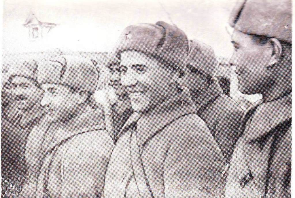Soldiers of the 20th Mountain Cavalry Division arriving at the front. Photo: Gafur Chermatov / Asia-Plus.