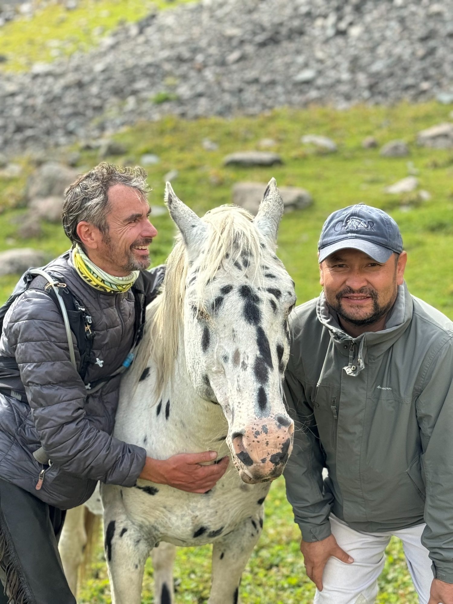 Munarbek Kuldanbaev, founder of the Chaar Appaloosa Foundation, with Nicolas Poirier, President of Chaar Appaloosa association (France), and a Chaar horse in Kyrgyzstan. Credit: Chaar Appaloosa Foundation.