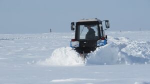 Snow-retention techniques help farmers in Kazakhstan's Aqtöbe Region keep winter precipitation on their fields, improving soil moisture ahead of the growing season. Photo: Marina Tsygankova.