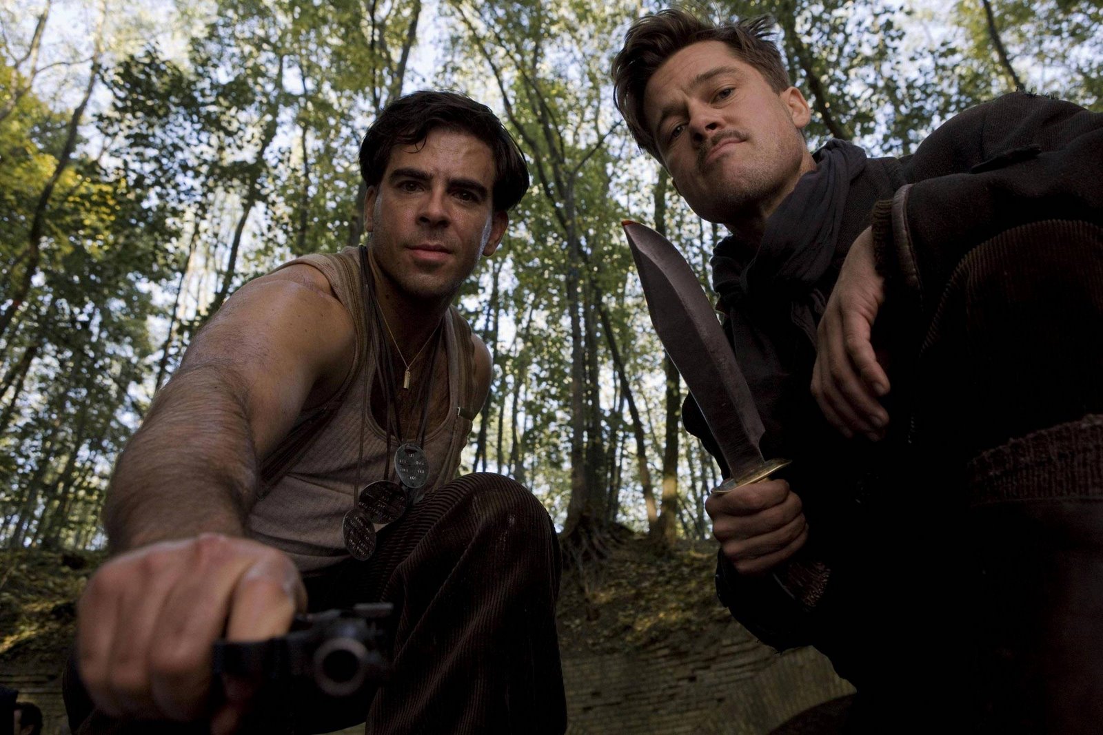 Eli Roth et Brad Pitt dans Inglorious Basterds de Quentin Tarantino