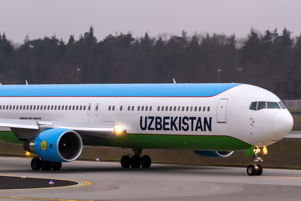 Avion Uzbekistan Airways Ouzbékistan