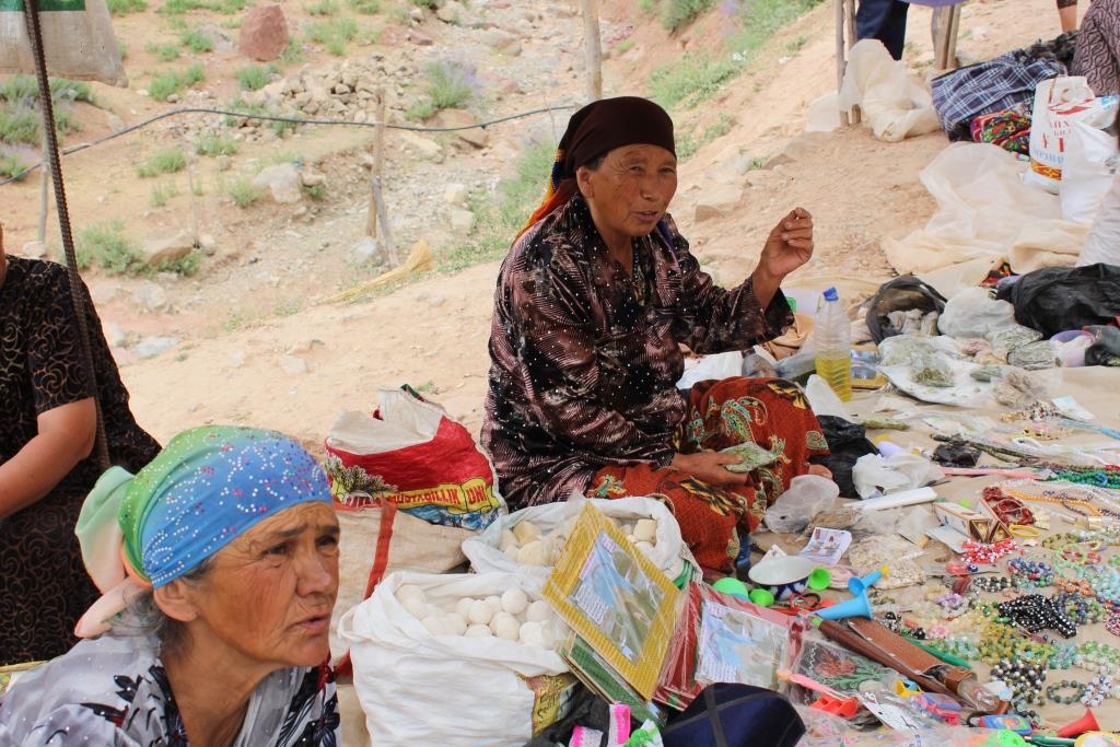 Marché Kachkadaria Ouzbékistan Vendeuses Vente