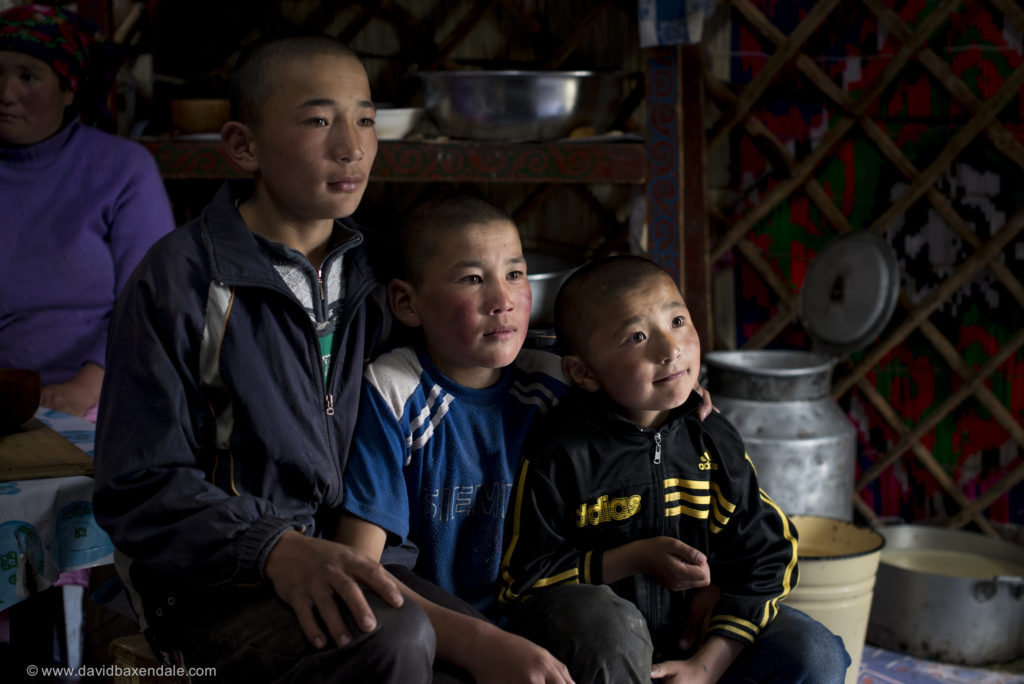 Kazakhs Kazakhstan Enfants Lise Barcellini Livre