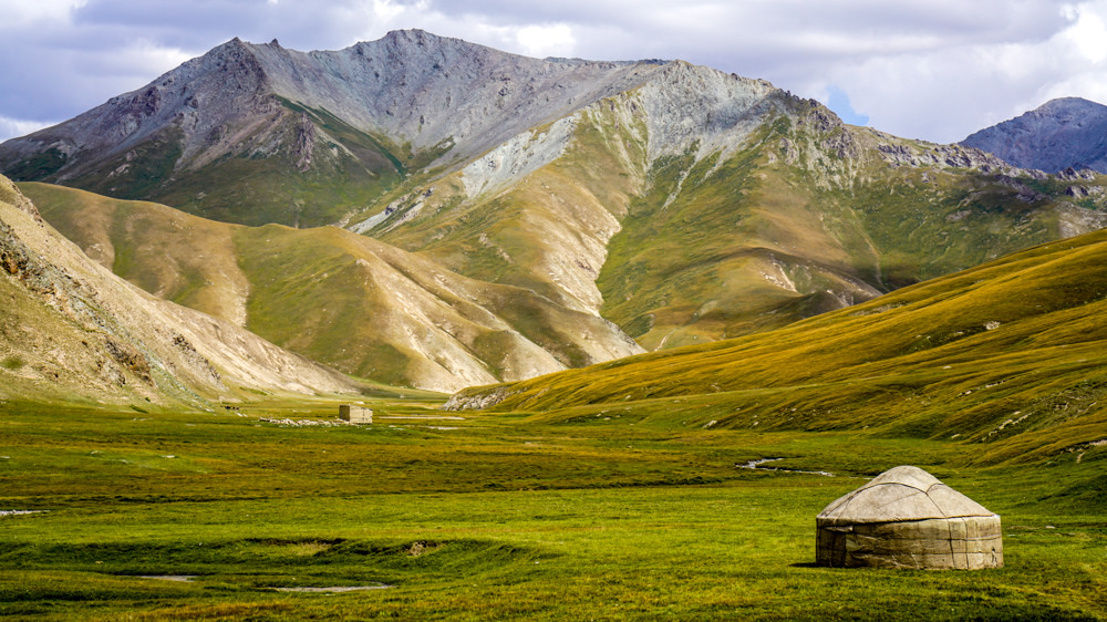 Kirghizstan Nomade Yourte Vallée Prairie