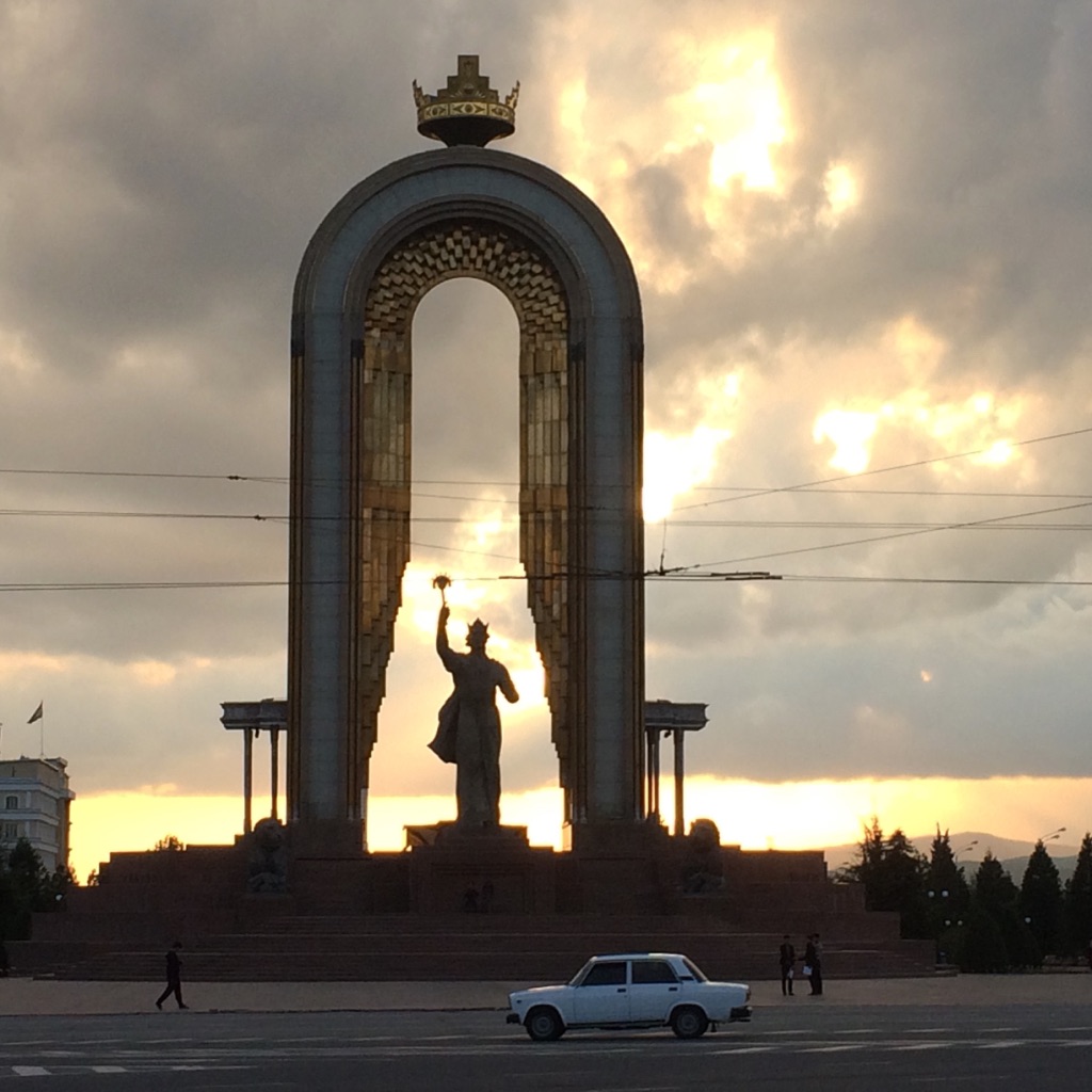 Somoni Ismaïl Douchanbé Tadjikistan Statue Samanides