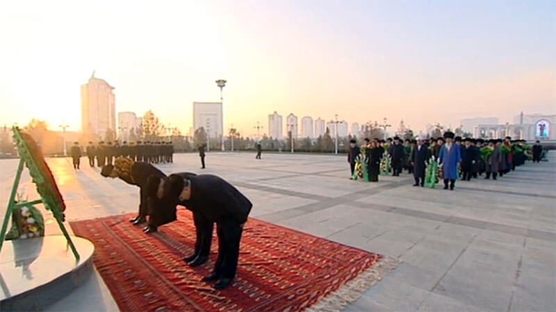 Hommage Saparmourat Niyazov Achgabat Capitale Turkménistan