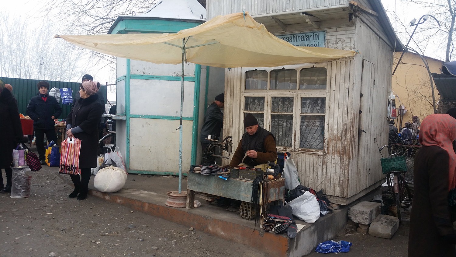 Bazar Marguilan Ouzbékistan Cordonnier