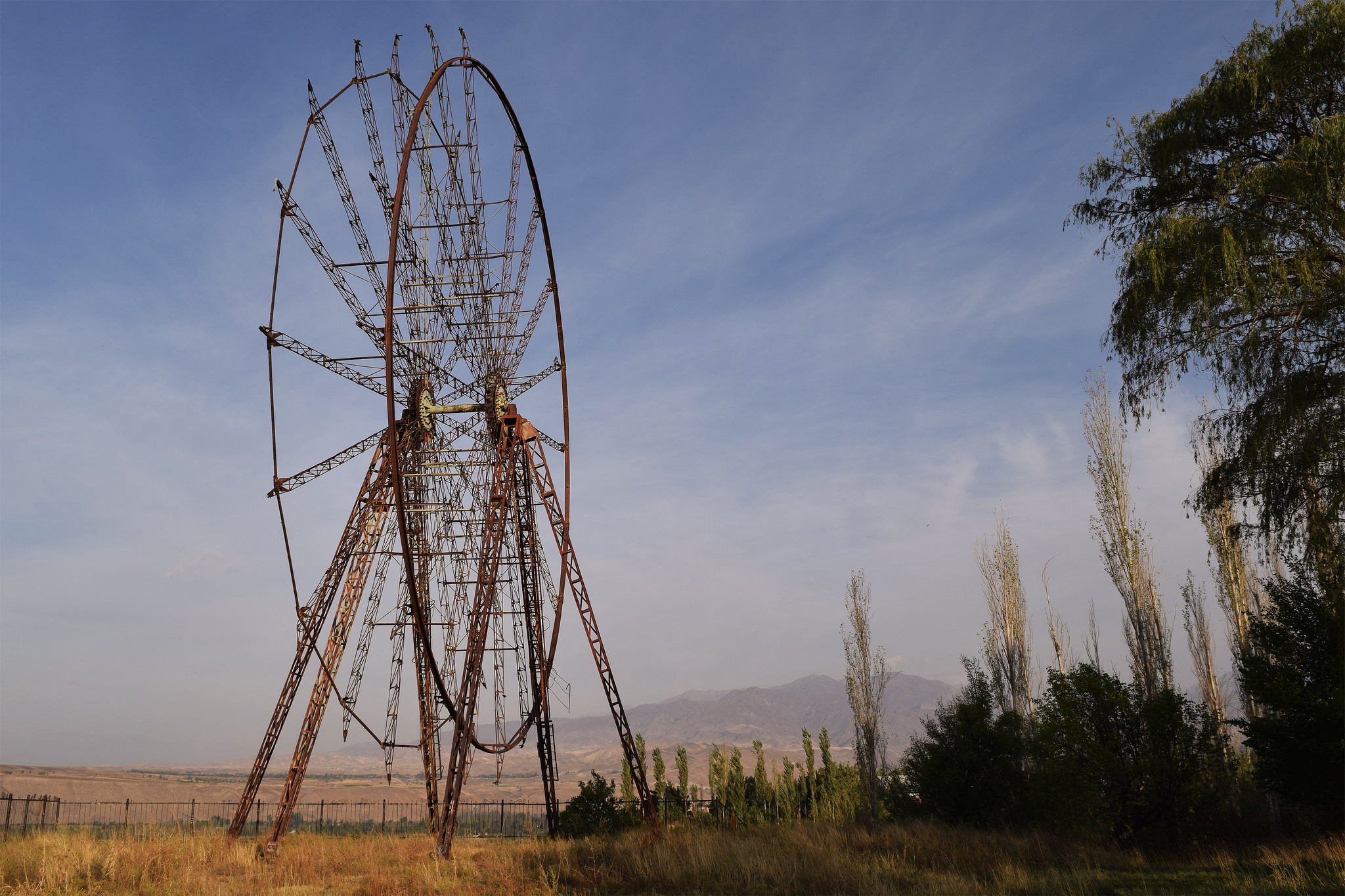 Toktogoul Kirghizstan Grande Roue URSS