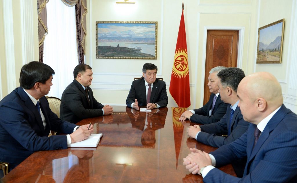 Président Kirghizstan Sooronbaï Jeenbekov Rencontre Chefs Paris Parlement