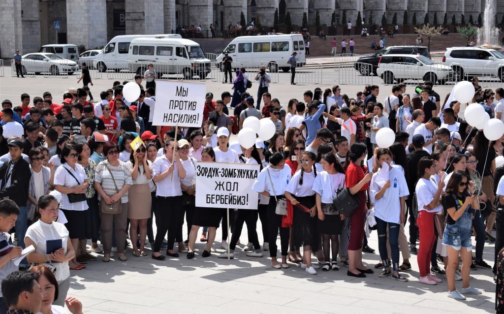 Manifestation Bichkek Kirghizstan Mariage par enlèvement Ala Kachuu