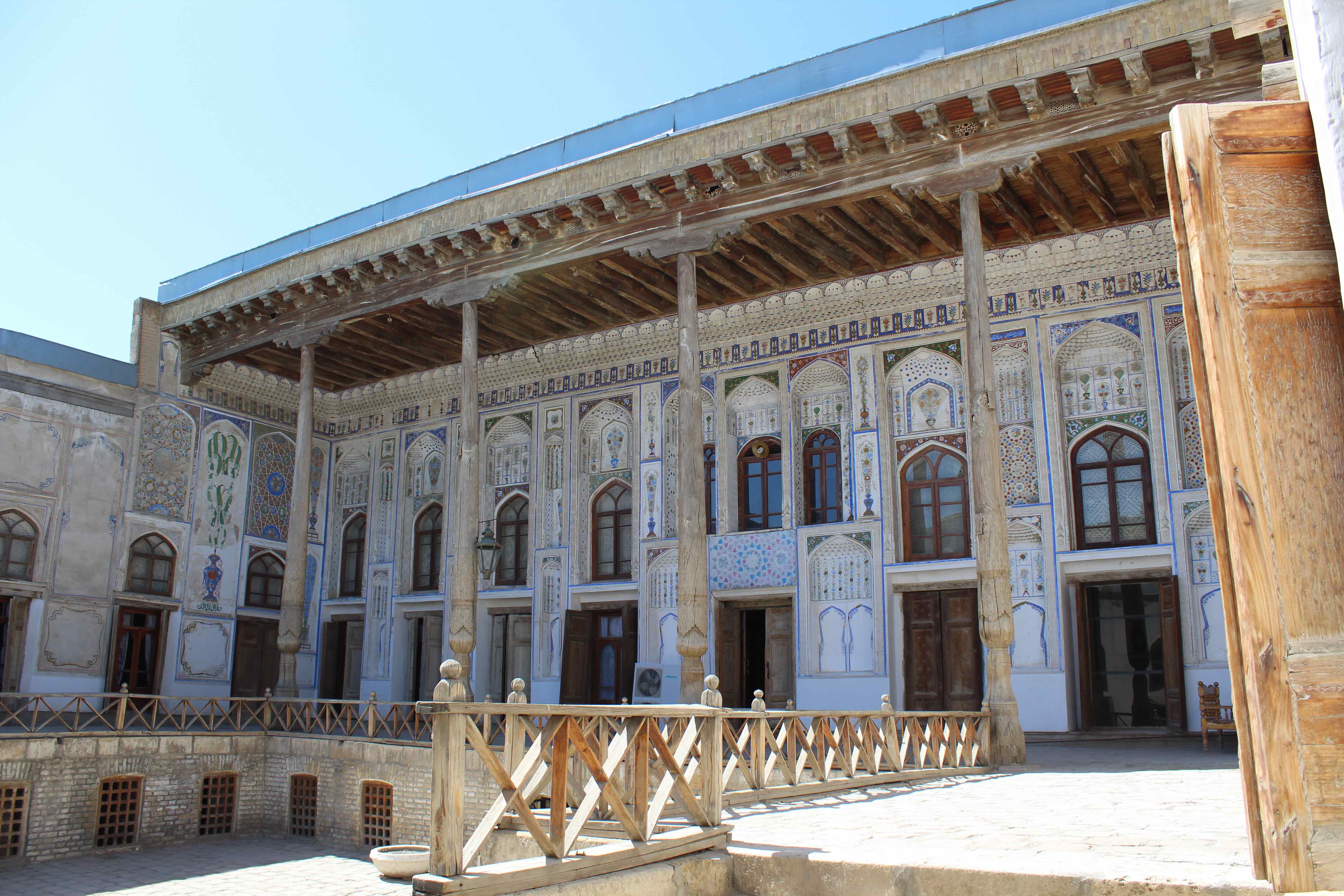 Une des plus belles maisons anciennes de Boukhara - celle de premier président de la RSS d'Ouzbékistan, Faizullo Khodjaev