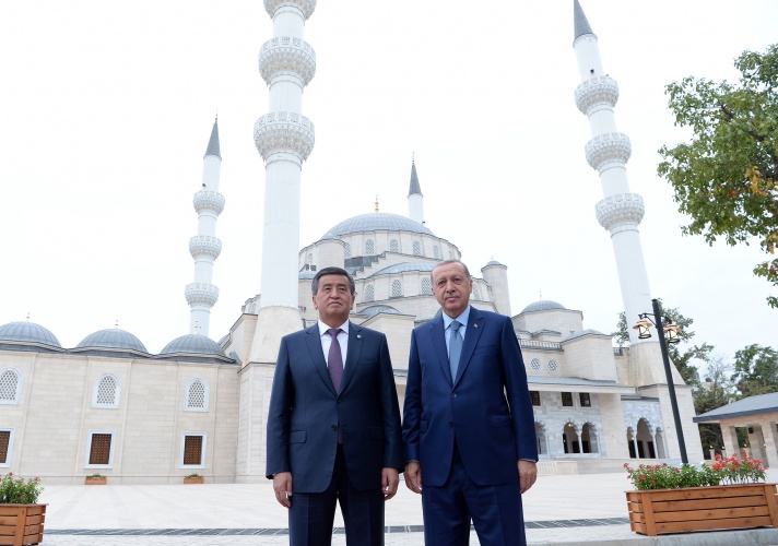 Président Sooronbaï Jeenbekov Homologue Recep Tayyip Erdogan Bichkek Inauguration Mosquée Septembre