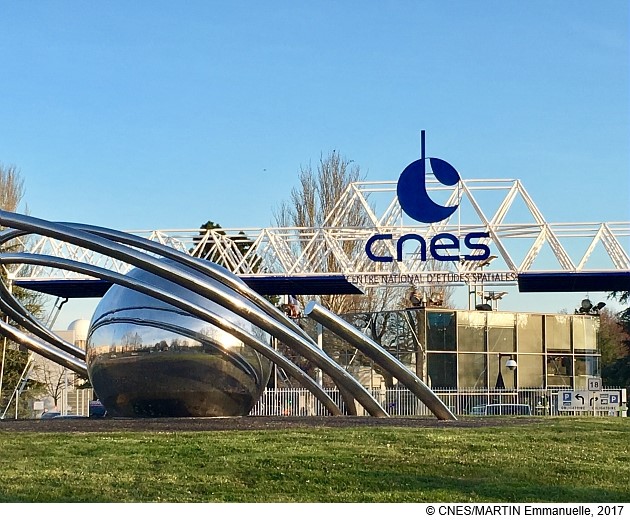 Entree CNES Toulouse Centre national d'études spatiales Ouzbékistan accord cadre