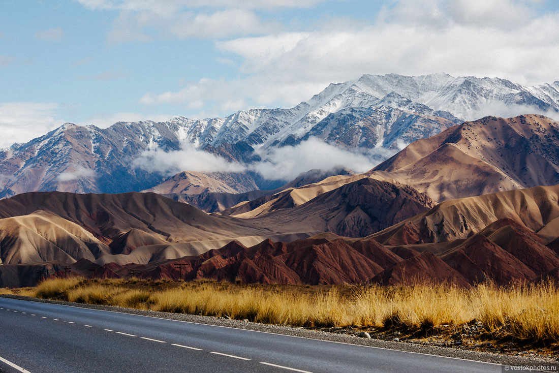 Kirghizstan Pamir Montagne Reportage Paysages Route Asphalte Sary Tach Och