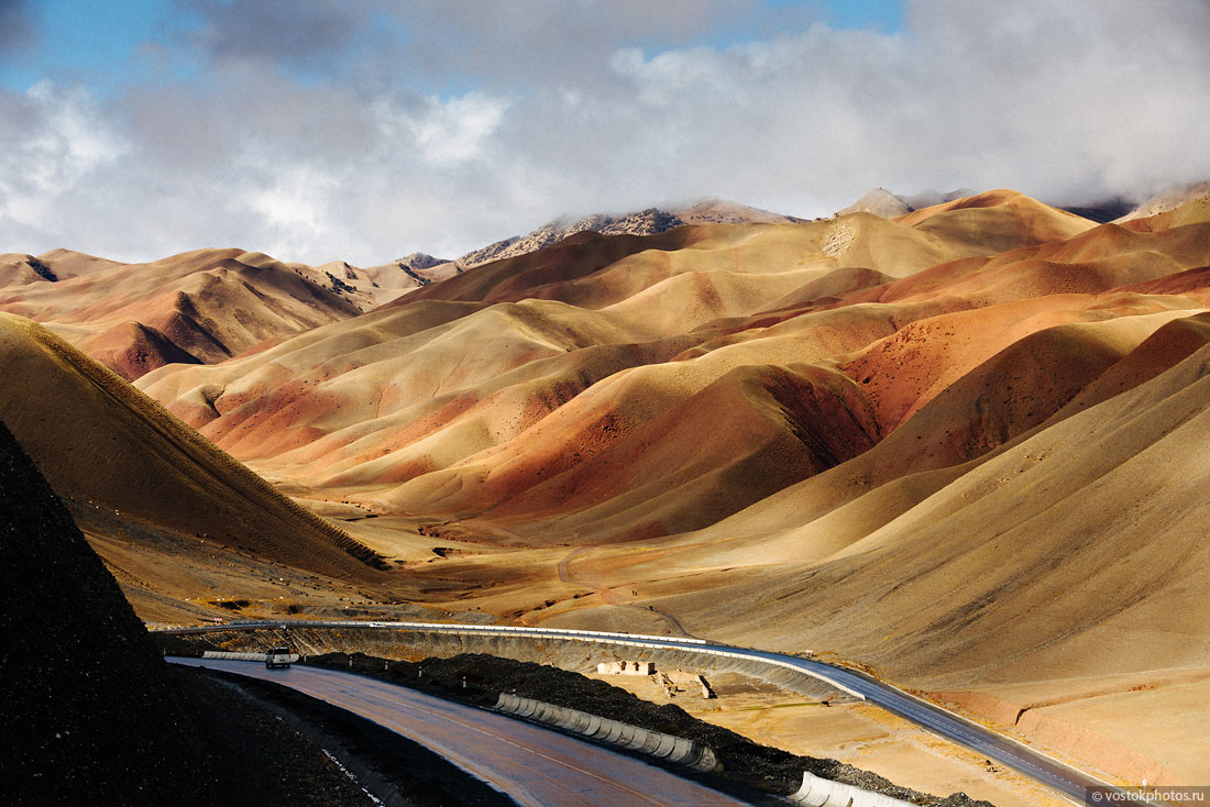 Kirghizstan Pamir Montagne Reportage Paysages Route Asphalte Sary Tach Och