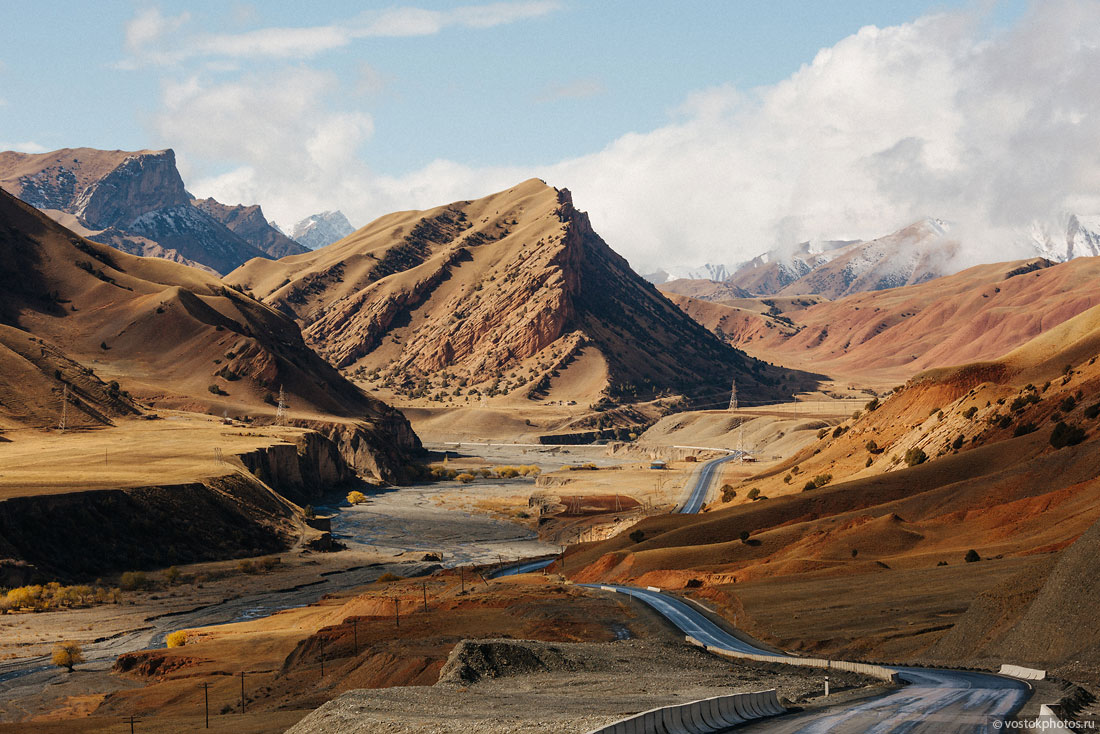 Kirghizstan Pamir Montagne Reportage Paysages Route Asphalte Sary Tach Och