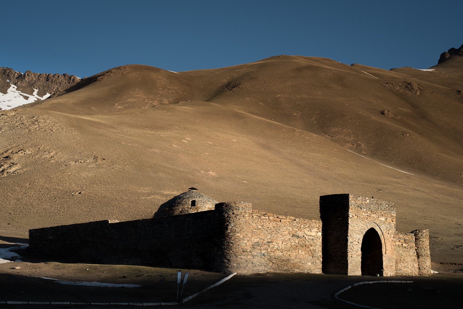 Tach Rabat Kirghizstan Caravansérail Route de la soie