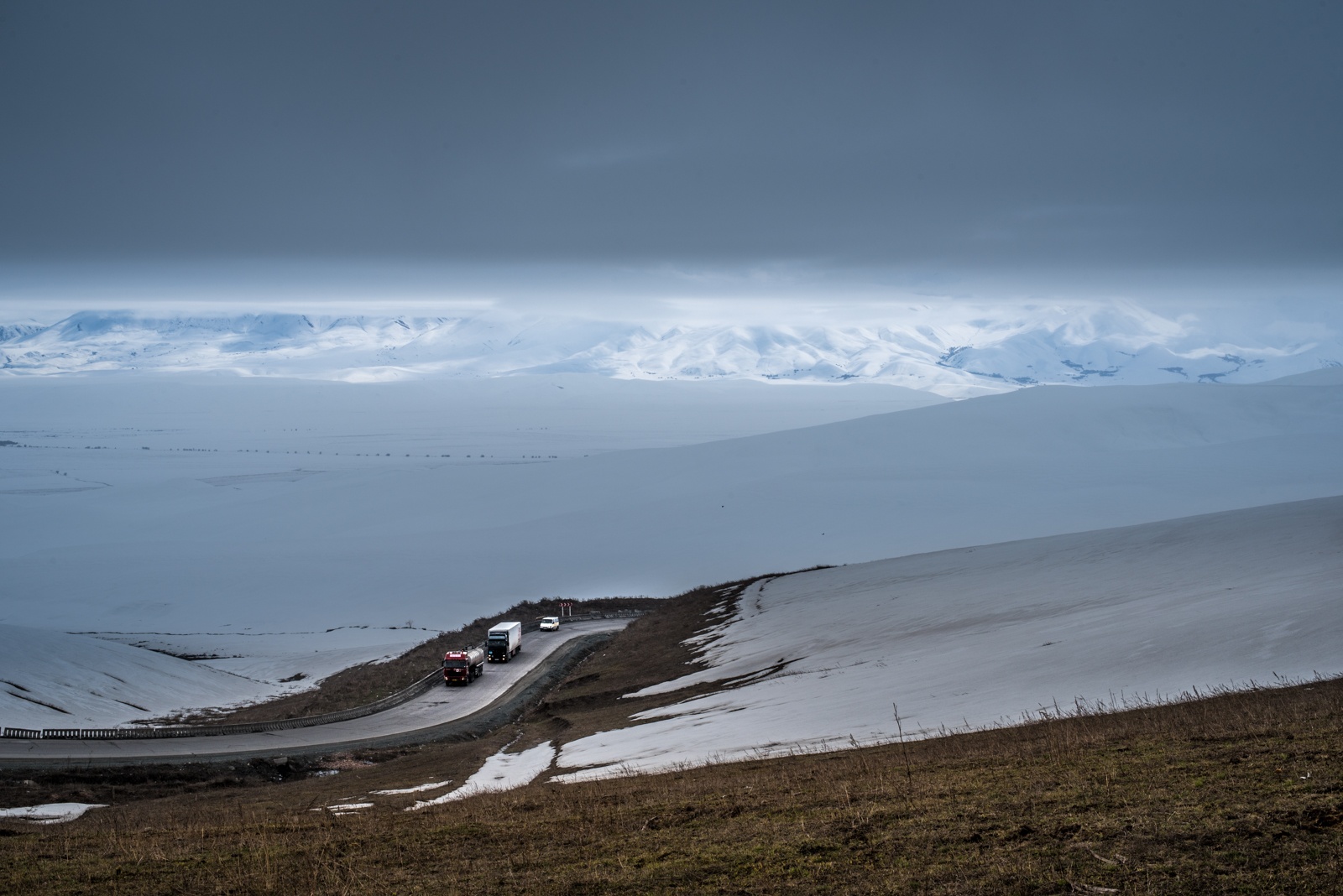 Camion Col Naryn Bichkek Photo du Jour Kirghizstan